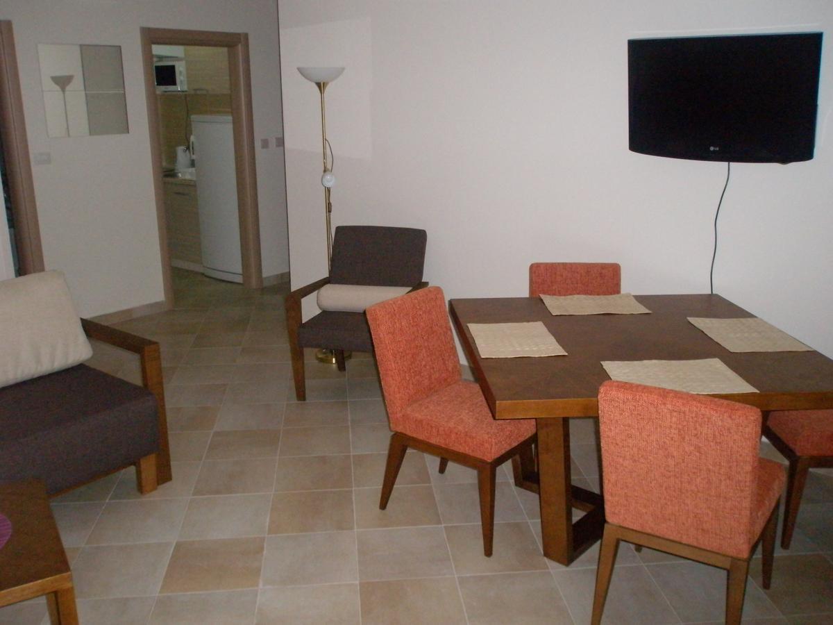 Apartments Lila Aurea Petrovac Eksteriør billede